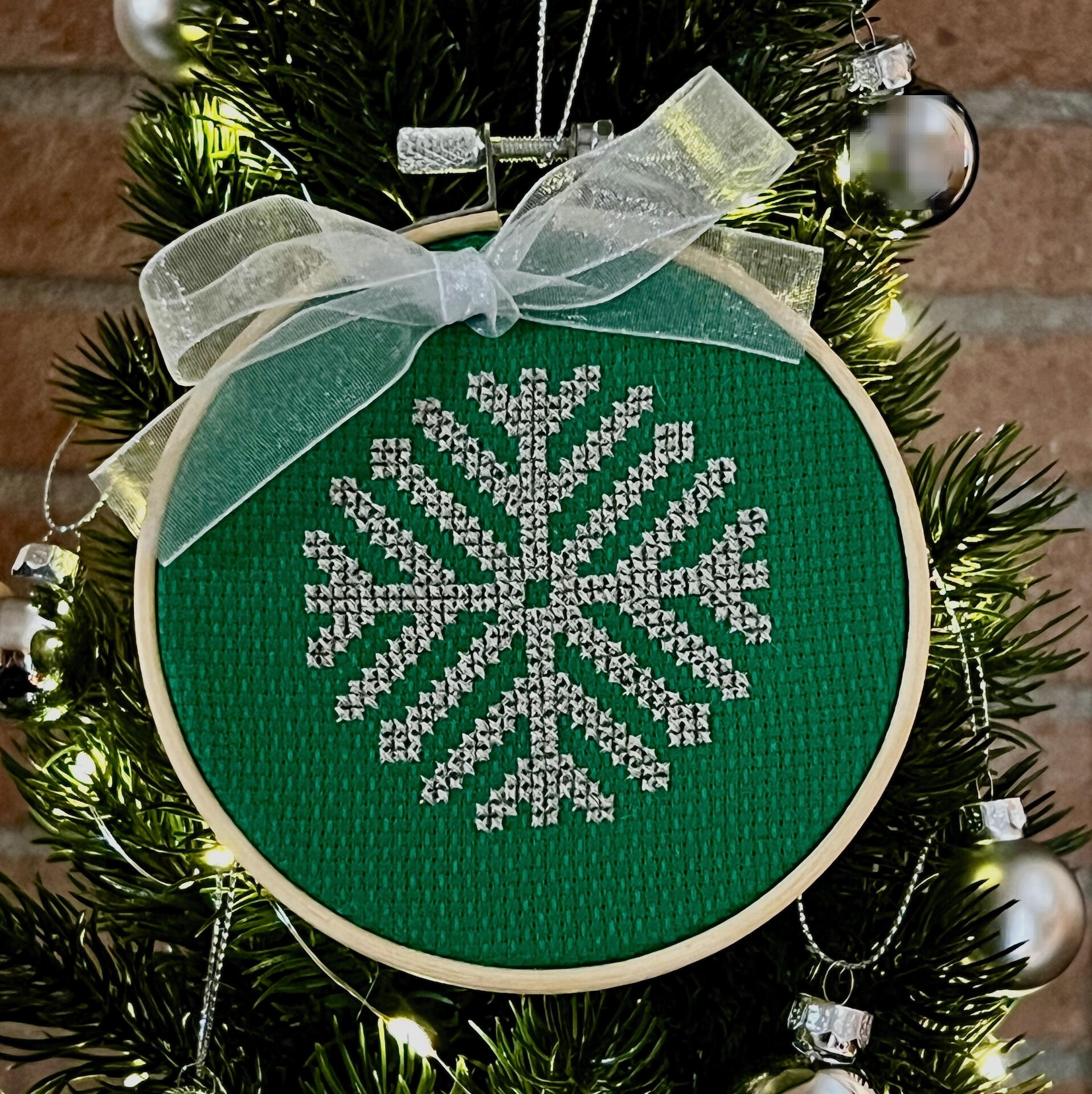 Snowflake cross stitch pattern
